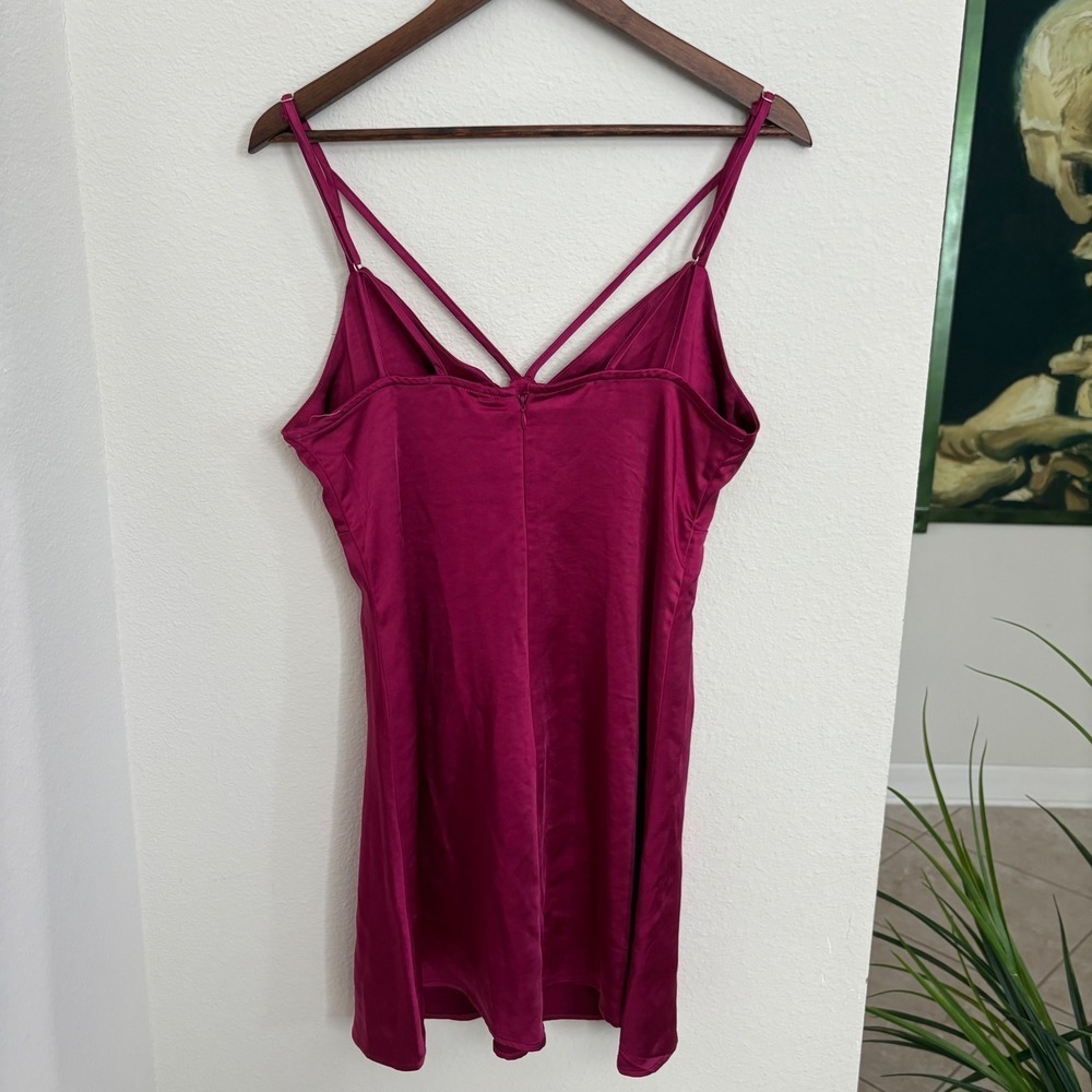Wild Fable Women's Pink Satin Cami Top Spaghetti Straps V-Neck Size M - Picture 2 of 4